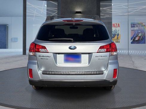 Used 2014 Subaru Outback 2.5i Premium AWD/4WD image 5