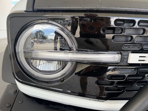 Used 2024 Ford Bronco Wildtrak image 16