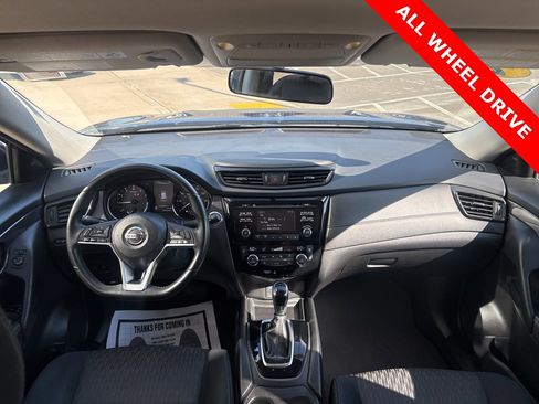 Used 2017 Nissan Rogue SV image 12