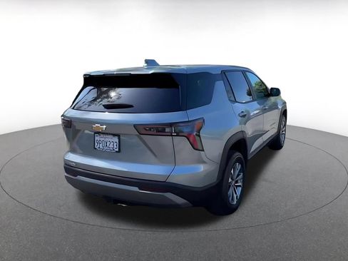 Used 2025 Chevrolet Equinox LT FWD image 14