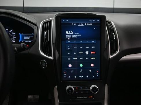 Used 2024 Ford Edge SEL image 11