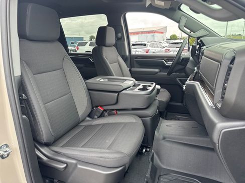 New 2026 GMC Sierra 2500 SLE w/ SLE Value Package; AWD/4WD image 12