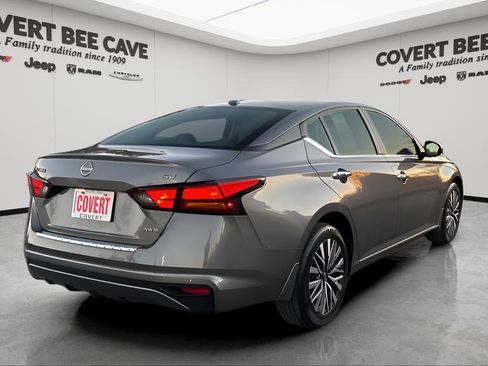 Used 2023 Nissan Altima 2.5 SV image 9