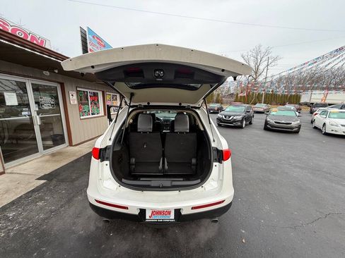 Used 2013 Lincoln MKT AWD image 9