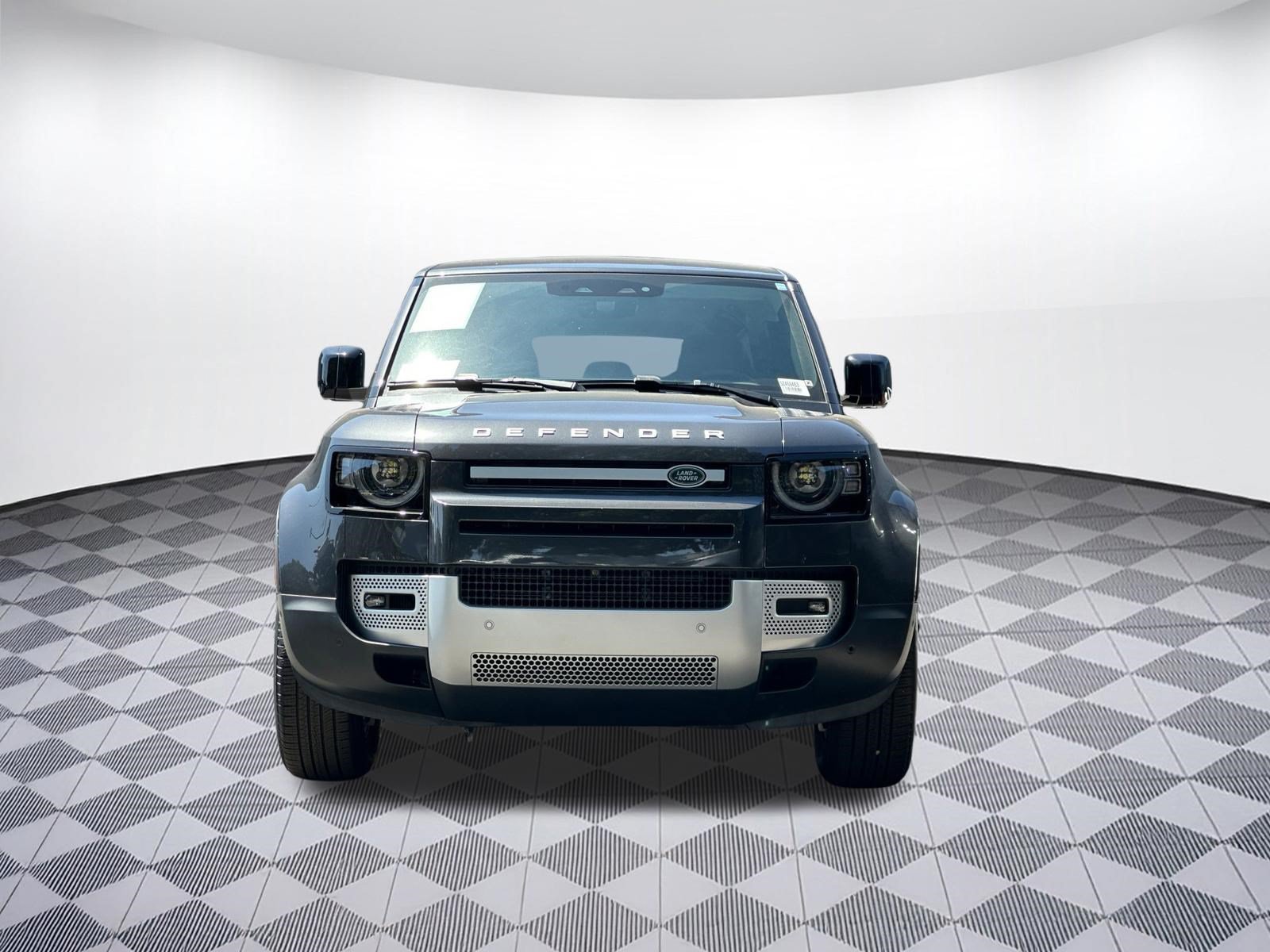 Used 2025 Land Rover Defender 110 S AWD/4WD image 5