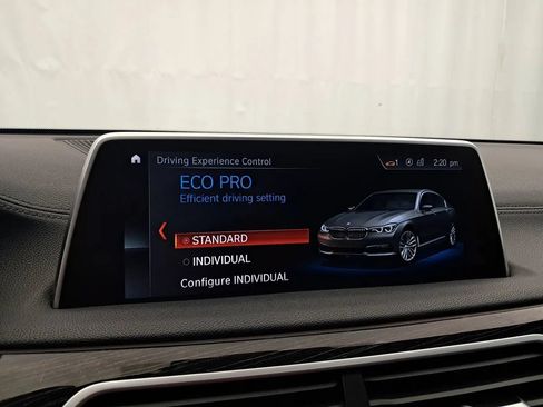 Used 2019 BMW 750i xDrive w/ M Sport Package AWD/4WD image 32