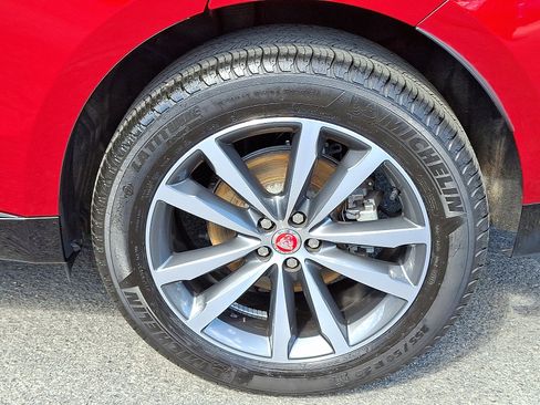 Used 2022 Jaguar F-PACE S image 10