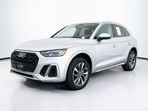 Used 2023 Audi Q5 2.0T Premium w/ Convenience Package AWD/4WD image 3