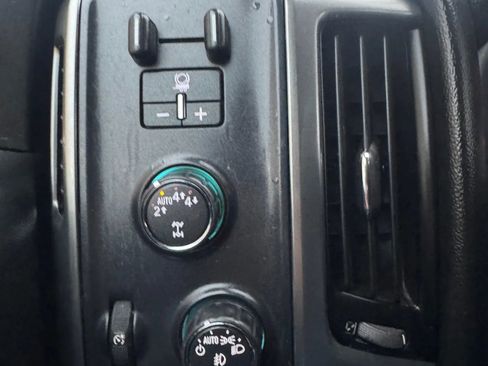 Used 2018 Chevrolet Silverado 1500 LT w/ All Star Edition image 18