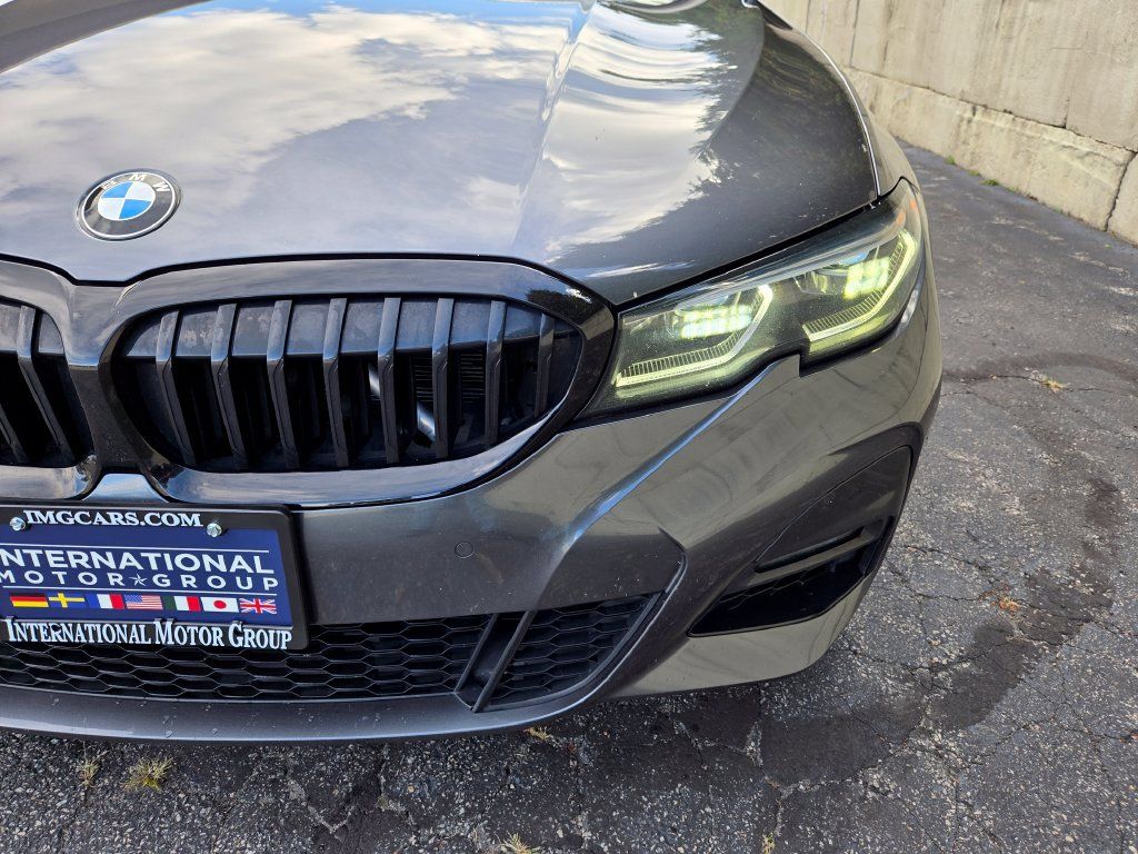 Used 2022 BMW 330i xDrive Sedan w/ M Sport Package AWD/4WD image 6