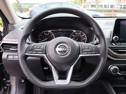 Used 2023 Nissan Altima 2.5 SV image 40