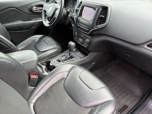 Used 2021 Jeep Cherokee Latitude Plus AWD/4WD image 15