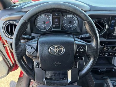 Used 2018 Toyota Tacoma TRD Sport w/ Technology Package image 24