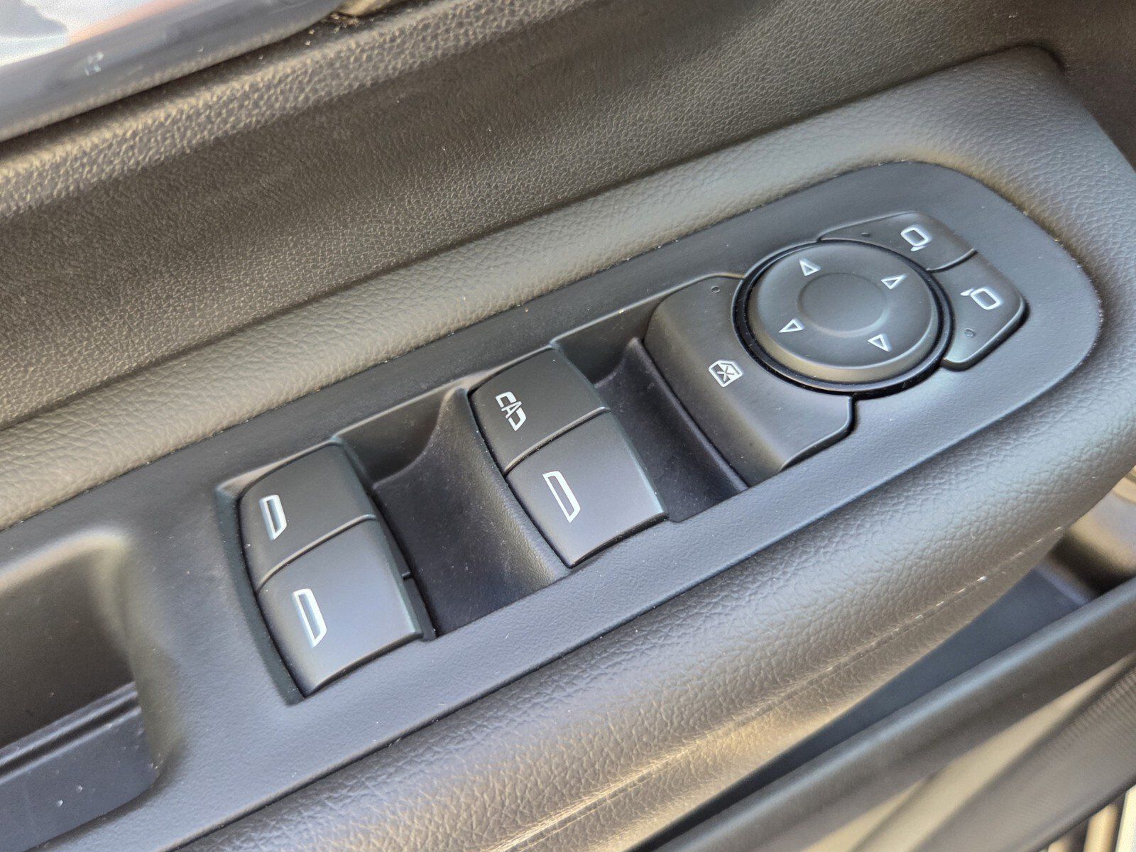Certified 2023 GMC Terrain SLT FWD image 39