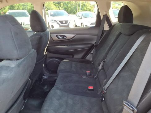 Used 2015 Nissan Rogue SV FWD image 6