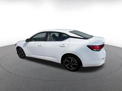 Used 2025 Nissan Sentra SV FWD image 10