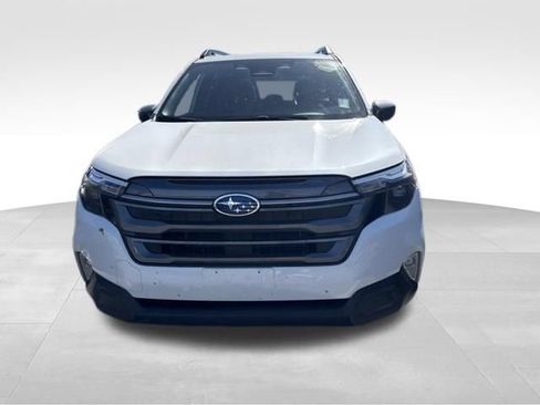 Used 2025 Subaru Forester Premium AWD/4WD image 5
