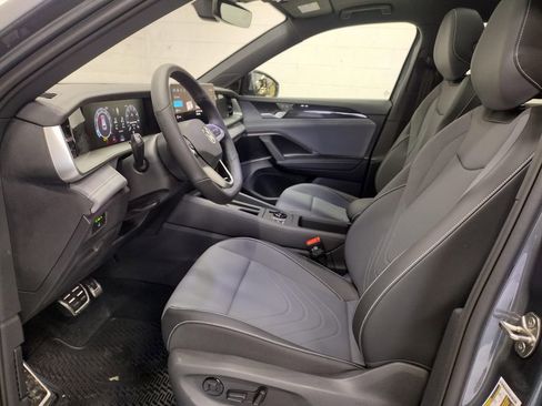 New 2026 Volkswagen Tiguan SE R-Line AWD/4WD image 23