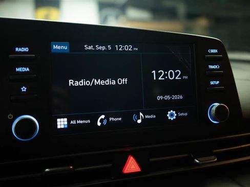Used 2025 Hyundai Elantra SE FWD image 18