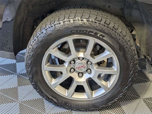 Used 2020 GMC Yukon XL Denali w/ Open Road Package AWD/4WD image 9