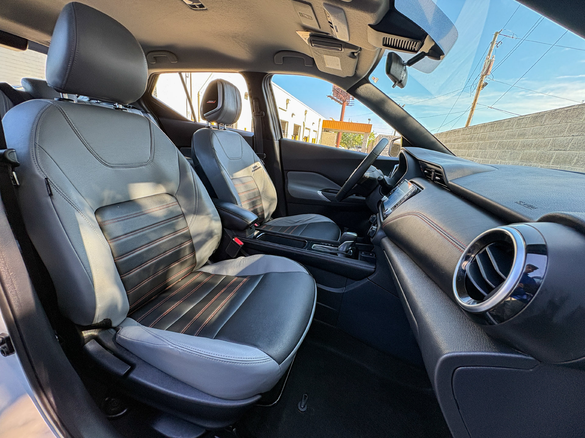 Used 2024 Nissan Kicks SR w/ SR Premium Package FWD image 26