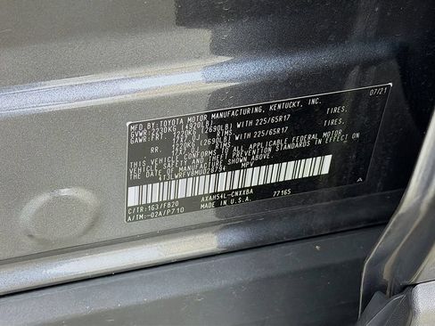 Used 2021 Toyota RAV4 LE AWD/4WD image 33