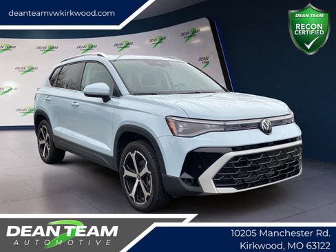 Used 2025 Volkswagen Taos SEL AWD/4WD image 1