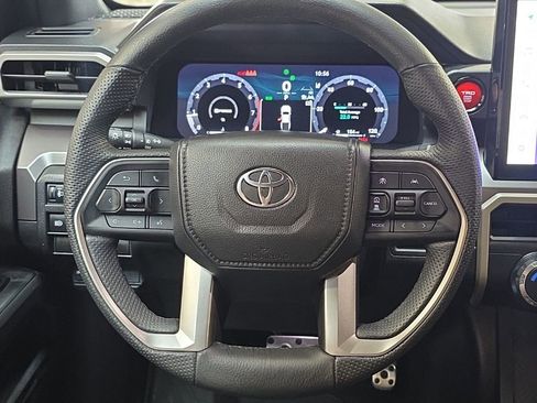 Used 2025 Toyota Tacoma TRD Sport AWD/4WD image 16