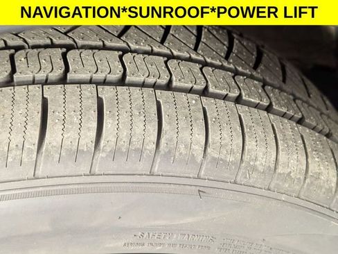 Used 2025 Toyota Crown Signia w/ Advanced Technology Package image 9