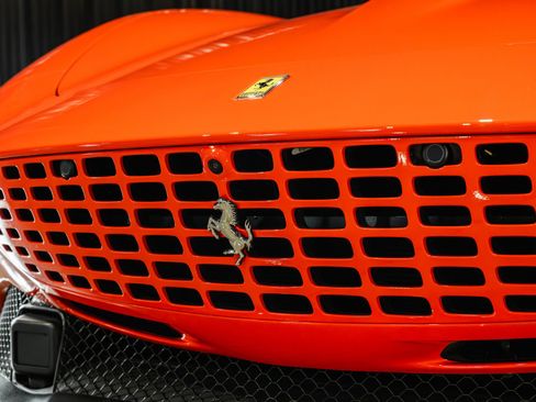 Used 2021 Ferrari Roma RWD image 19