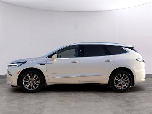 Used 2023 Buick Enclave Avenir w/ Avenir Technology Package image 4