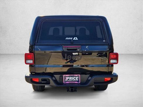 Used 2022 Jeep Gladiator Sport image 7