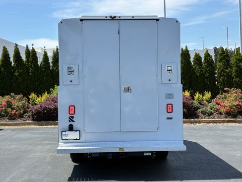Used 2025 Chevrolet Express 3500 w/ Power Convenience Package RWD image 8