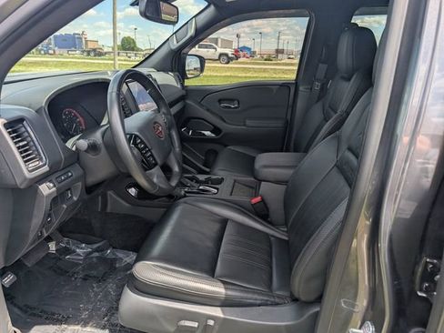 Used 2022 Nissan Frontier PRO-4X w/ Pro-4X Premium Package AWD/4WD image 14