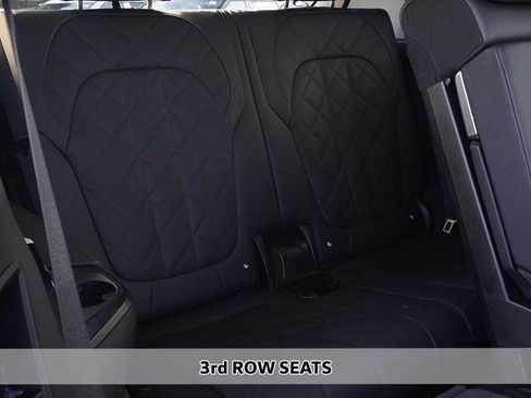 Used 2025 BMW X7 xDrive40i w/ Premium Package AWD/4WD image 12