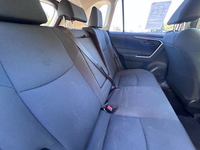 Used 2023 Toyota RAV4 LE AWD/4WD image 9