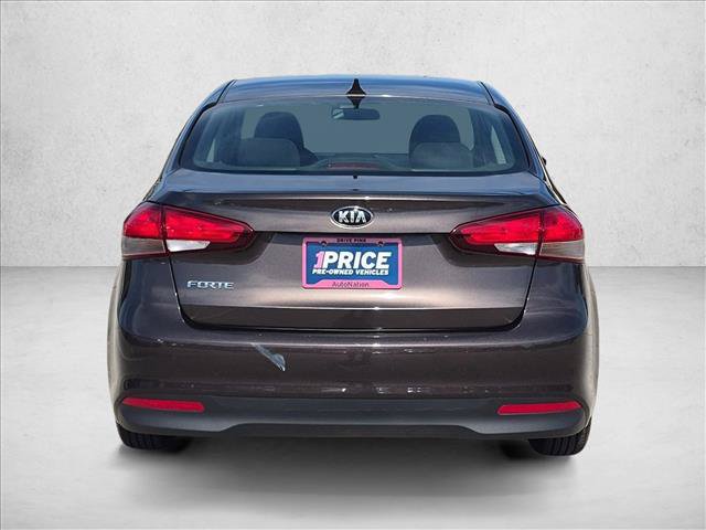 Used 2017 Kia Forte LX FWD image 7