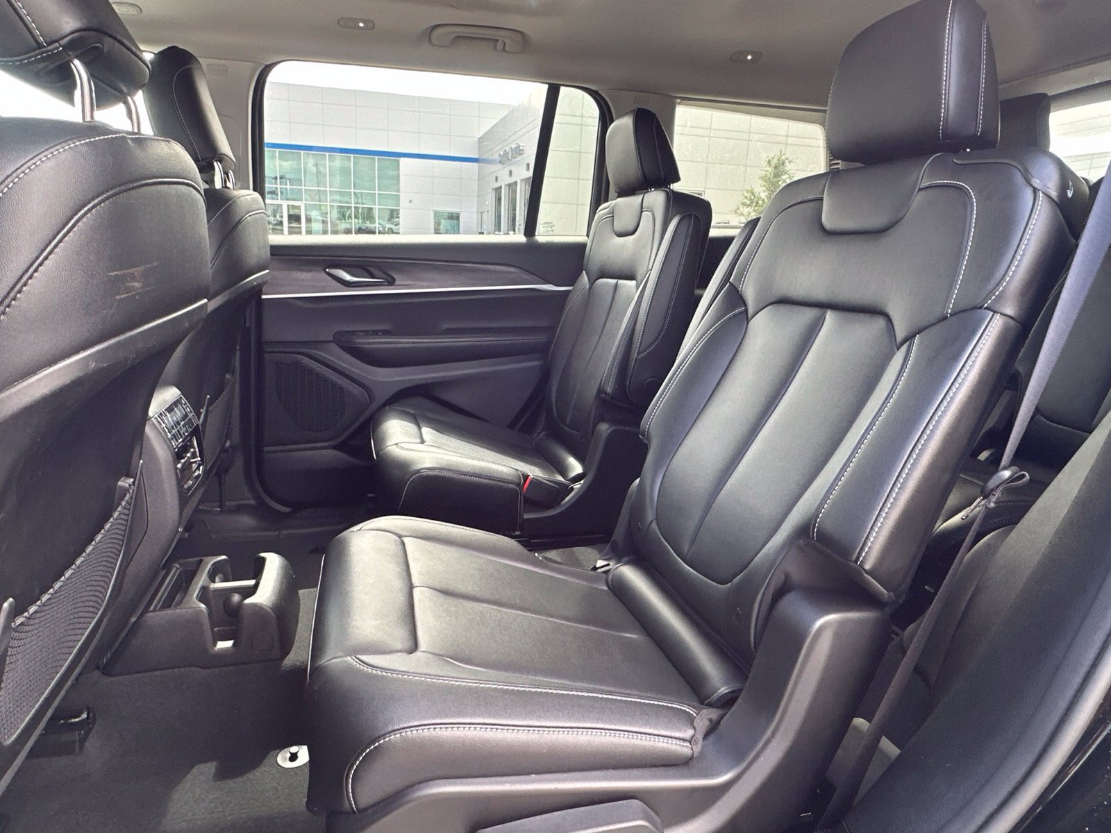 Used 2024 Jeep Grand Cherokee L Limited AWD/4WD image 18