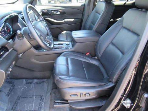 Used 2023 Chevrolet Traverse RS AWD/4WD image 17