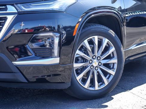 Used 2022 Chevrolet Traverse Premier image 3