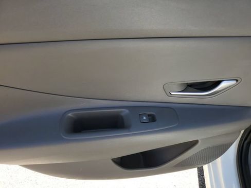 Used 2021 Hyundai Elantra SEL FWD image 15