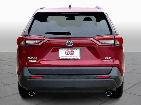 Used 2022 Toyota RAV4 XLE image 4