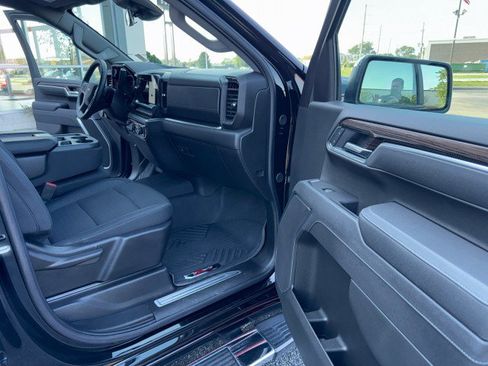 Used 2025 Chevrolet Silverado 1500 LT AWD/4WD image 30