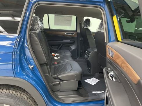 New 2026 Volkswagen Atlas SE image 12