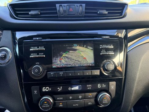 Used 2018 Nissan Rogue Sport SV image 19