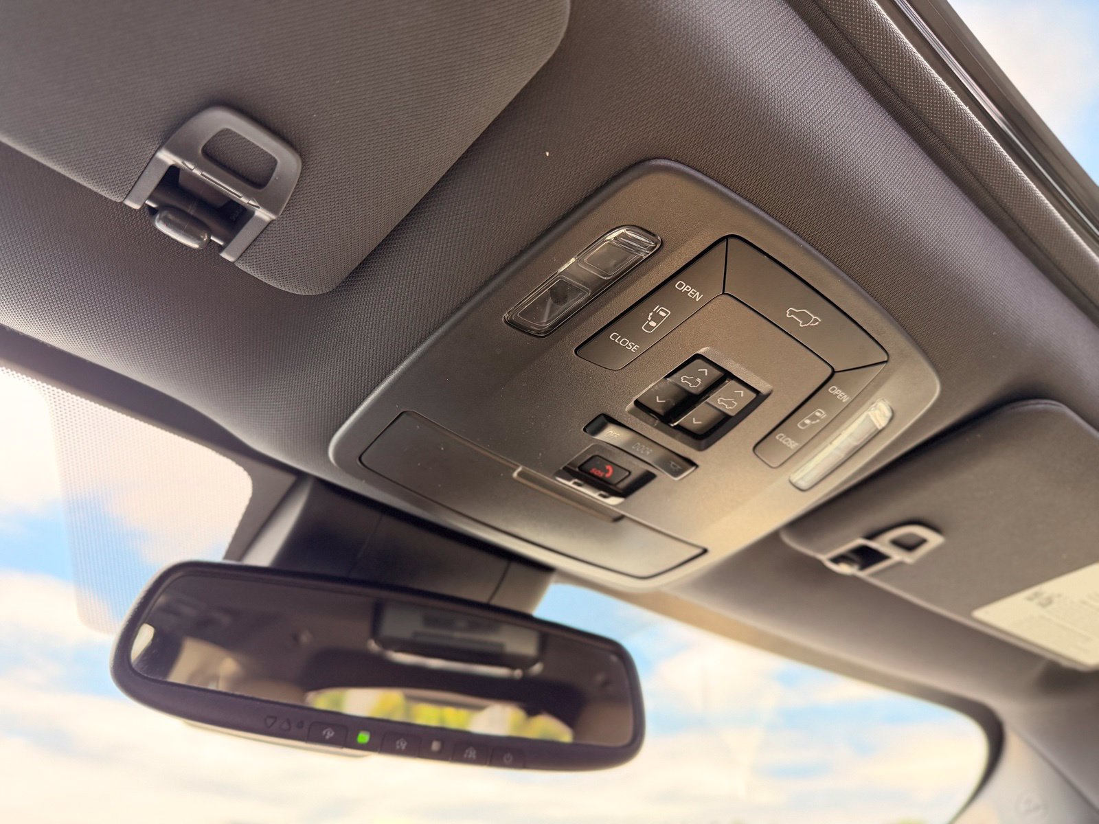 Used 2021 Toyota Sienna XLE FWD image 45
