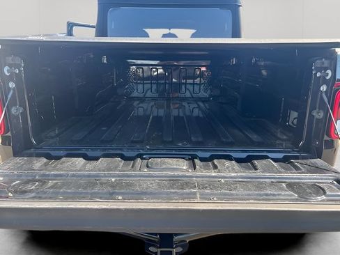 Used 2022 Jeep Gladiator Sport AWD/4WD image 29