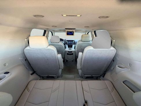 Used 2016 Cadillac Escalade Luxury AWD/4WD image 10