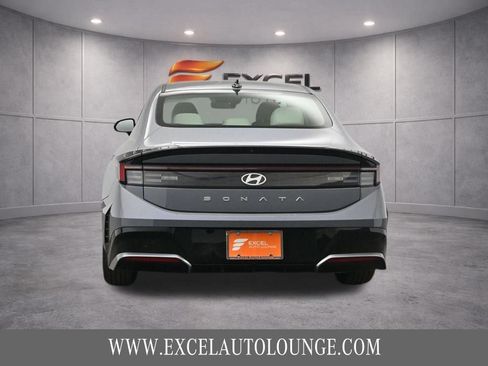 Used 2025 Hyundai Sonata SEL FWD image 7