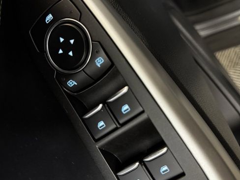 Used 2023 Ford Explorer XLT image 23